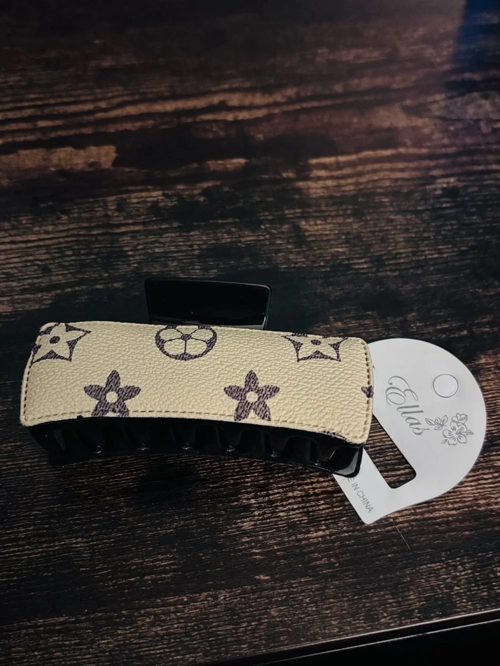 Designer‎ Inspired Cream Leather-Patterned Floral Hair Claw Clip